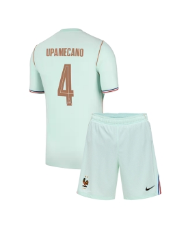 Billige Fotballdrakt Frankrike Dayot Upamecano #4 Replika Bortedraktsett Barn VM 2026 Kortermet (med bukser)
